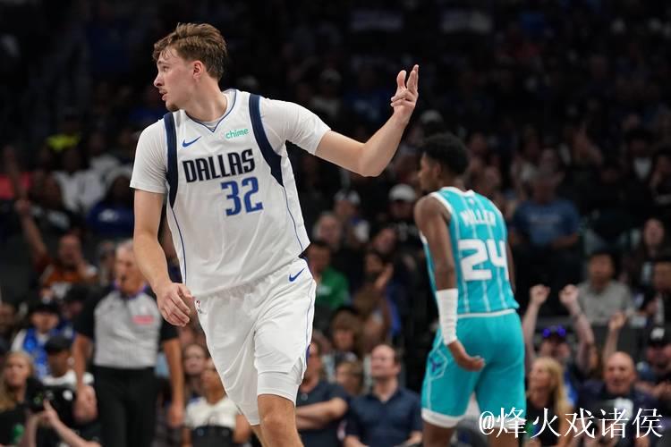 弗拉格左手突破上篮打进,首节已经7中5拿到14分2篮板2助攻 弗拉格左手突破上篮打进,首节已经7中5拿到14分2篮板2助攻