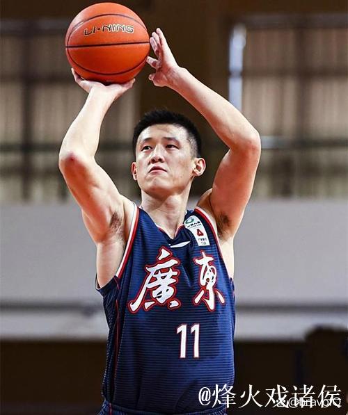 这才是CBA顶级后卫！22分钟砍29+8 正负值+37 他要进国家队就好了